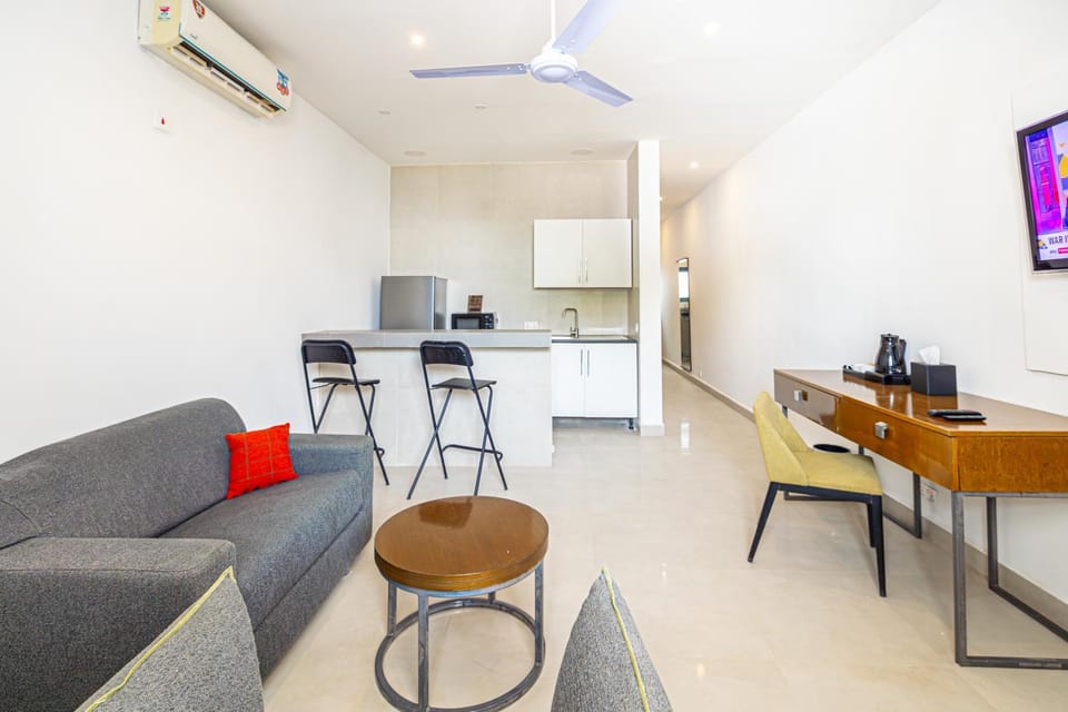 TV and multimedia, Kitchen or kitchenette, Living room, air conditioner