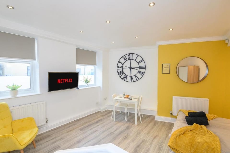 Boutique Flat In Huddersfield Town Centre Apartment in Huddersfield