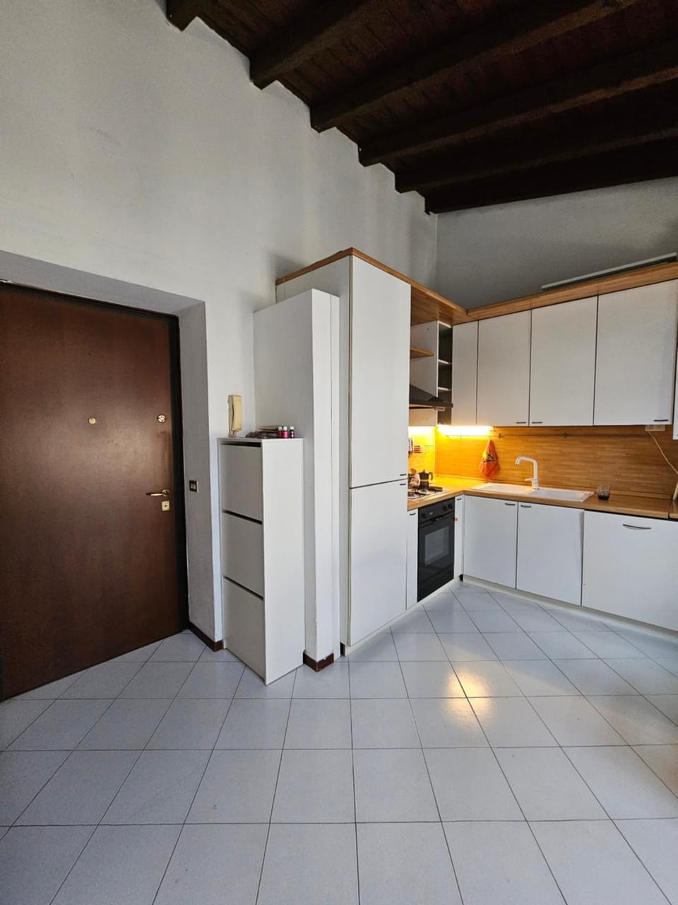Kitchen or kitchenette, oven, stove