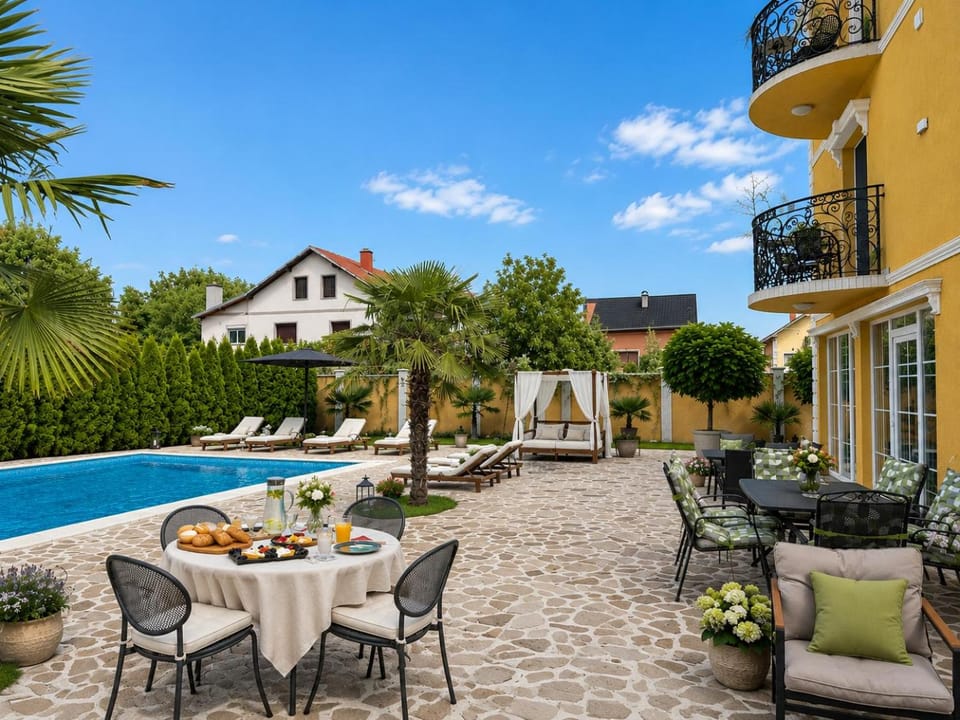 Patio, Day, Garden, Garden view, Pool view, Swimming pool, sunbed