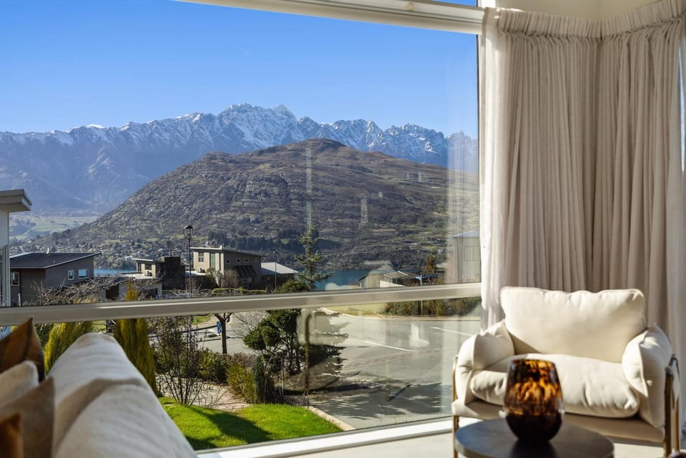 View (from property/room), Seating area, Mountain view
