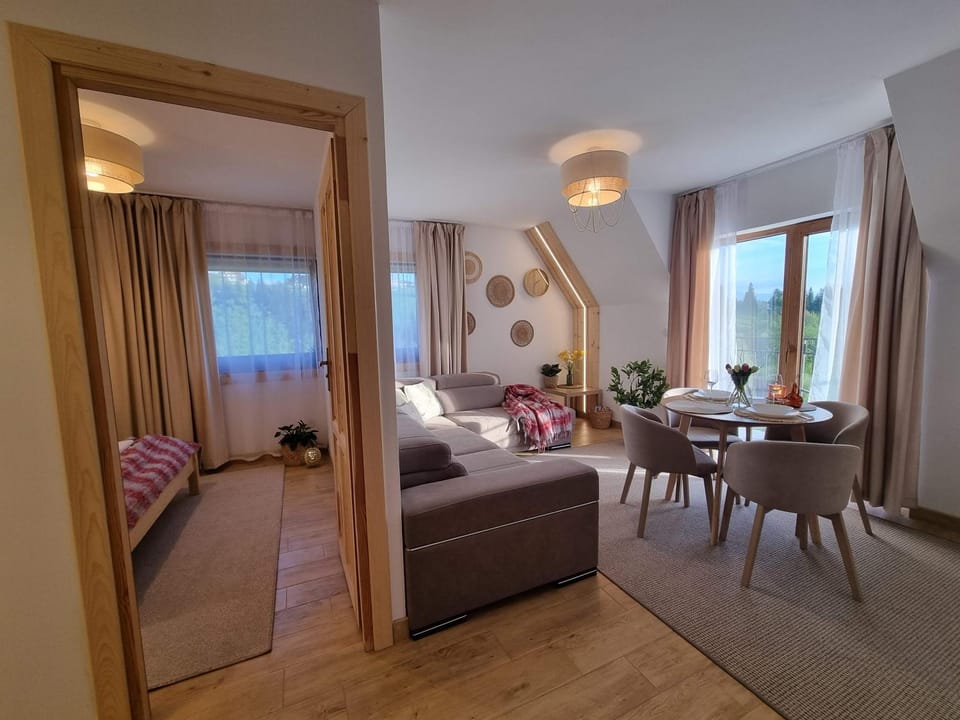 Bed, Living room, Photo of the whole room, Seating area, Dining area, Bedroom