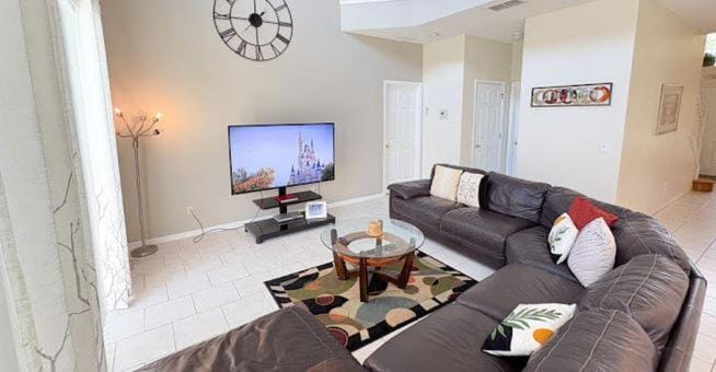 648 - Spacious 6-Bedroom Emerald Island Retreat with Pool, Spa & Games Room Near Disney Villa in Four Corners