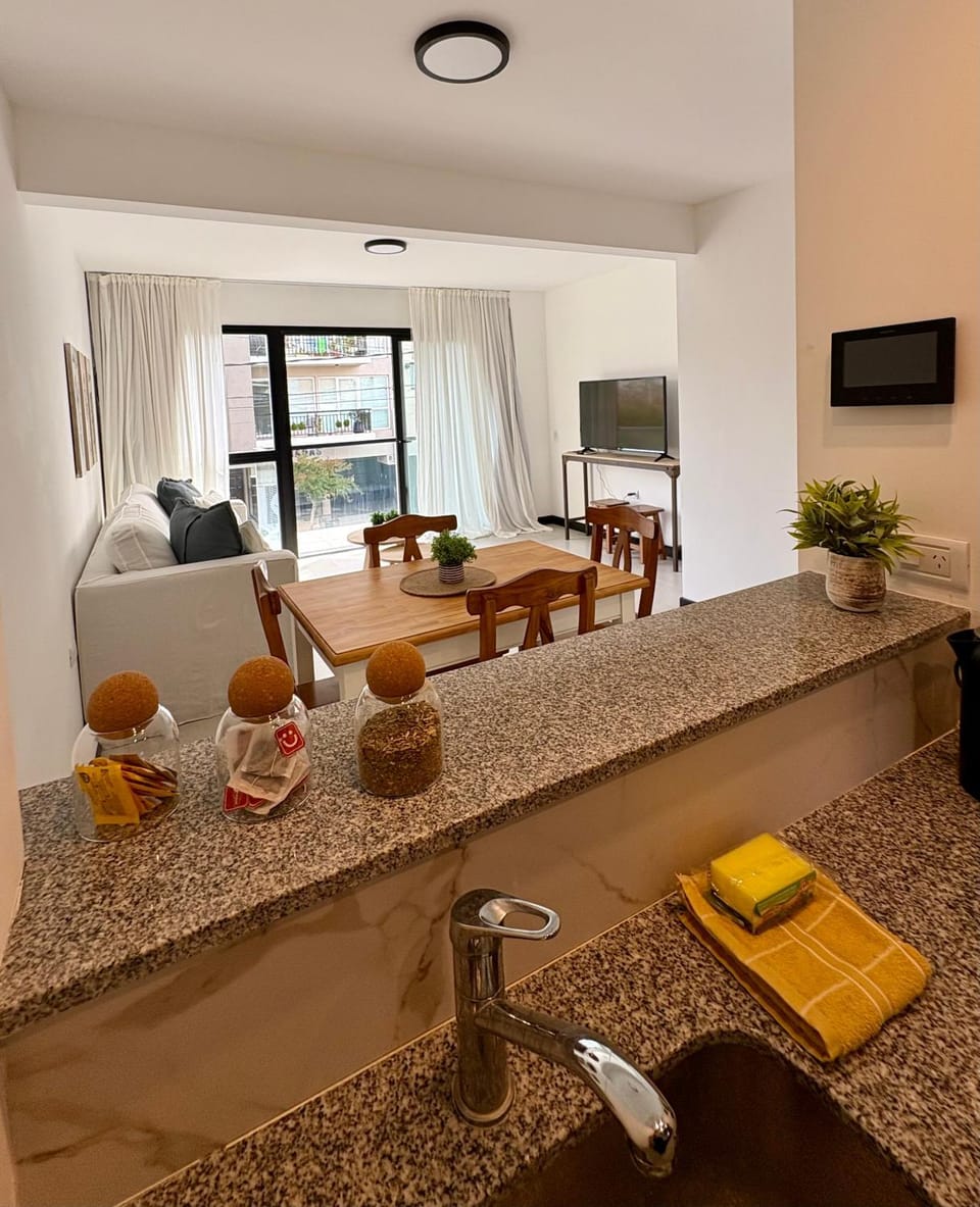 Kitchen or kitchenette, Seating area