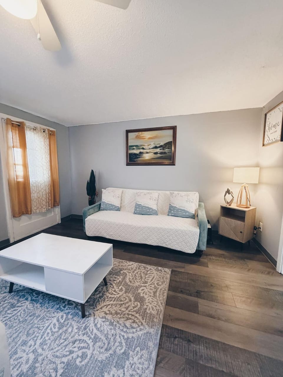Bright Studio Near SGMC & Downtown Valdosta Apartment in Valdosta