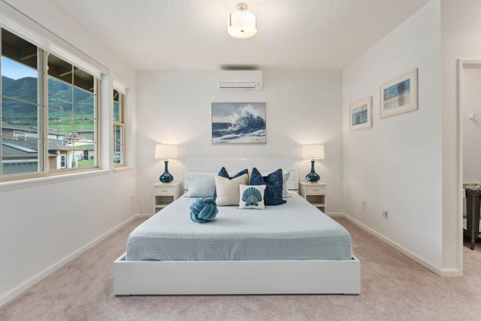 Marbella Lane - Stunning Gem w MT & Ocean Views House in Makaha Valley
