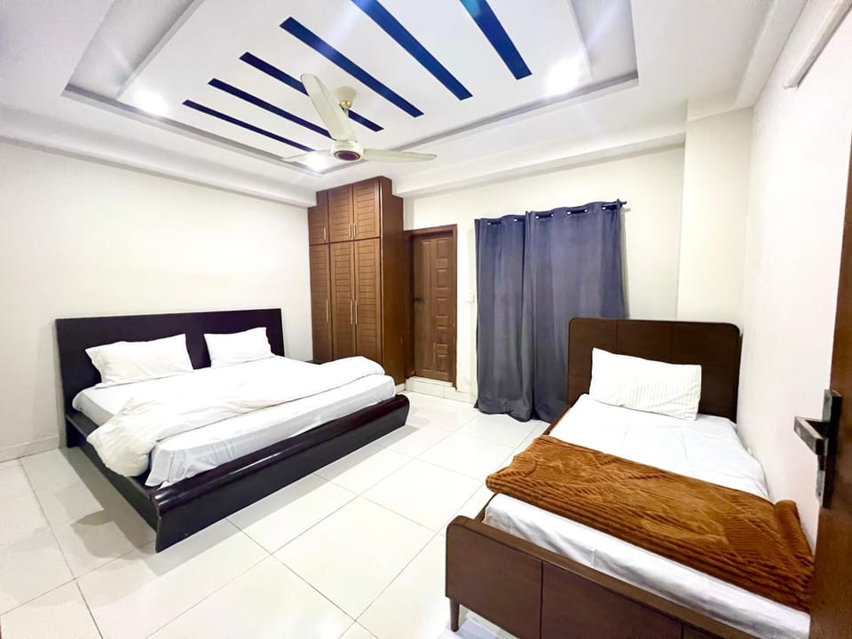 Bed, Photo of the whole room, Bedroom, towels, wardrobe