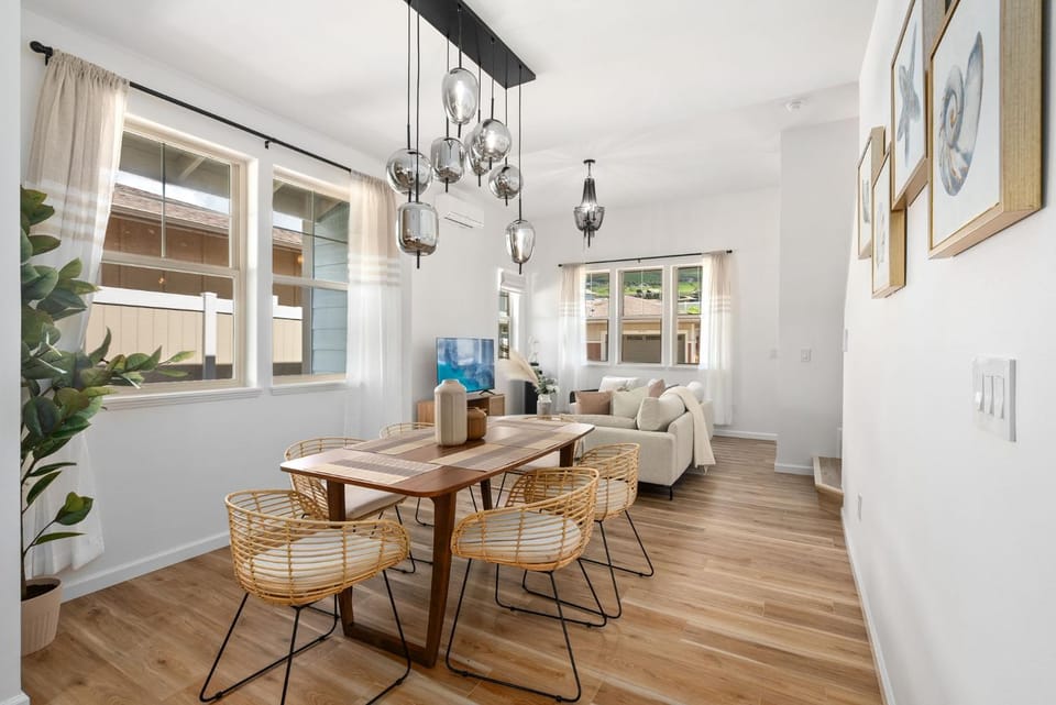 Marbella Lane-Glam 2 Master suites MTOcean Views House in Makaha Valley