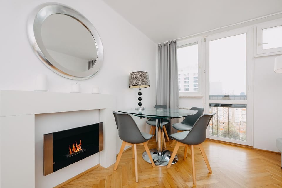 V Ajax Rondo ONZ Apartment in Warsaw