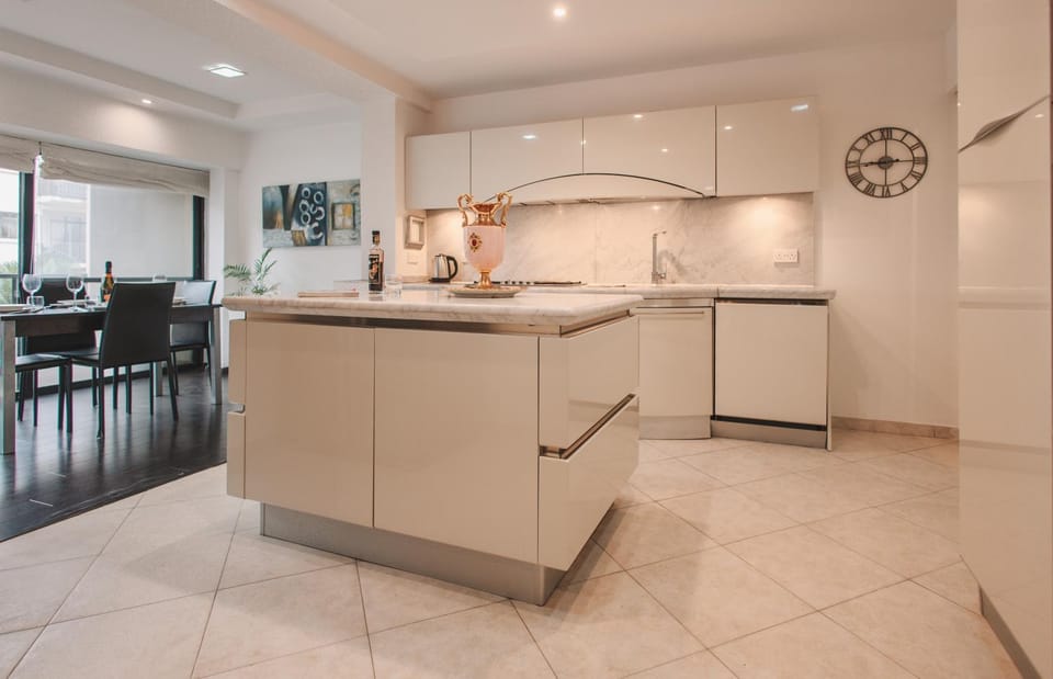 Kitchen or kitchenette, Dining area, dishwasher, oven, stove