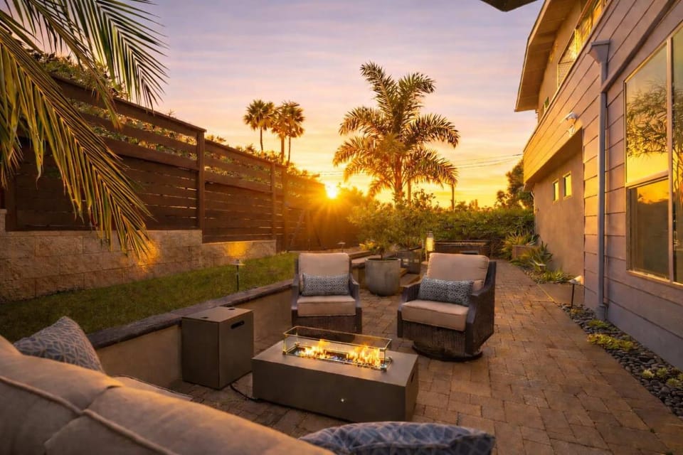 Walk to Beach Luxury Home Walk to Restaurants villa House in Leucadia