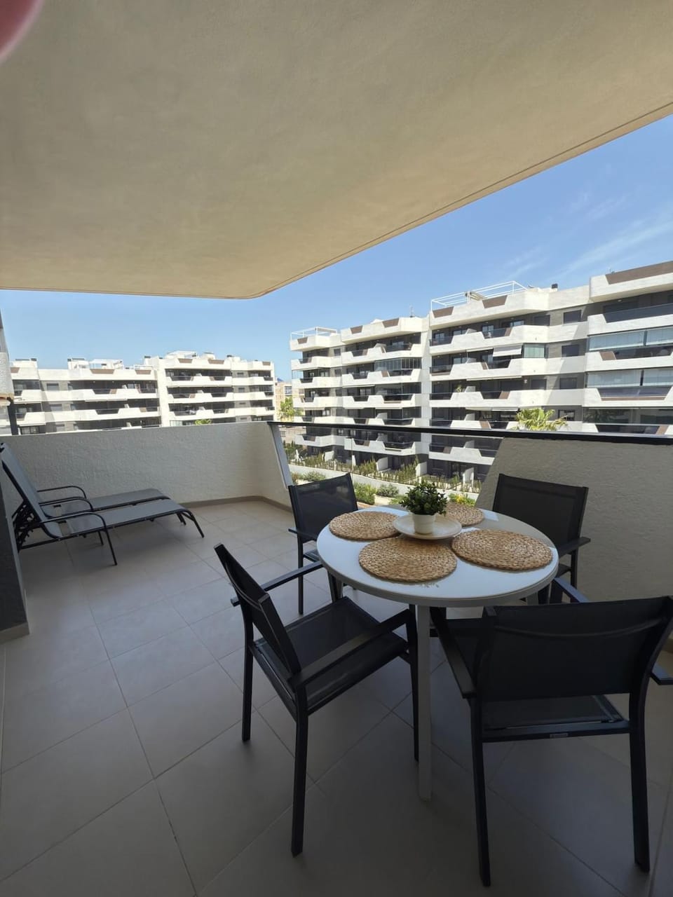 Arenales SLB Apartment in Alacantí