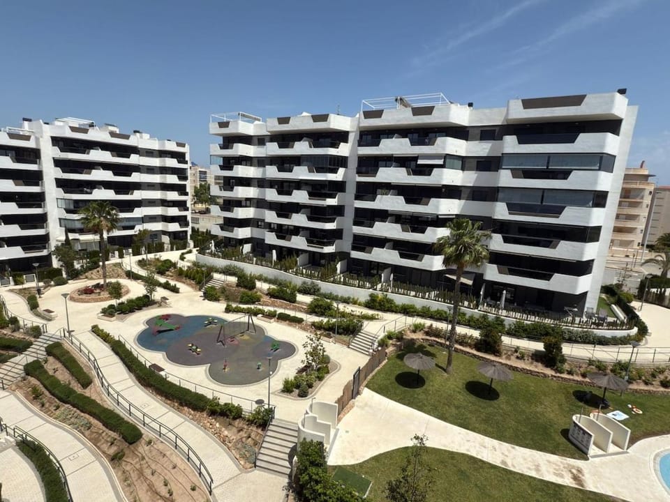 Arenales SLB Apartment in Alacantí