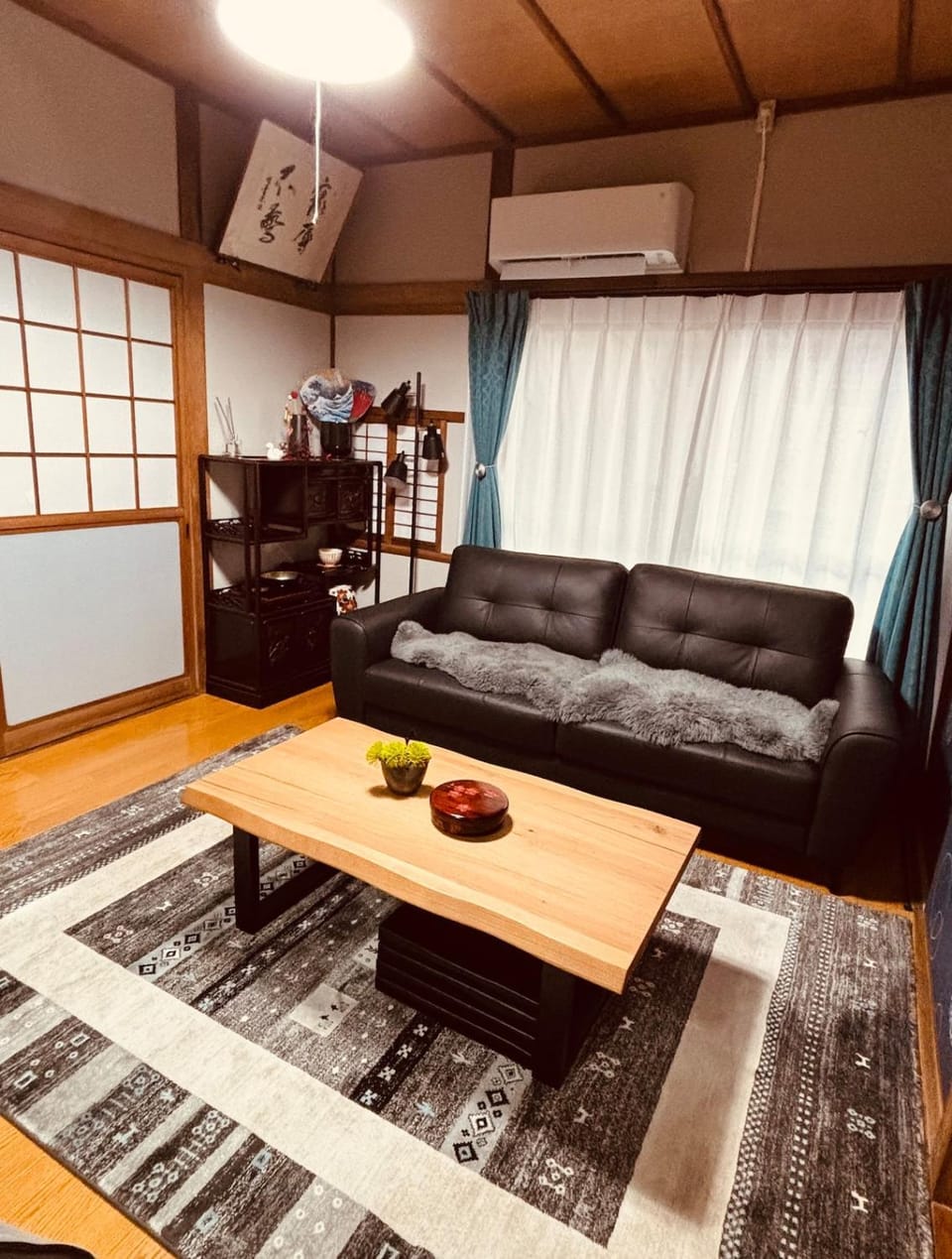 TV and multimedia, Living room, air conditioner