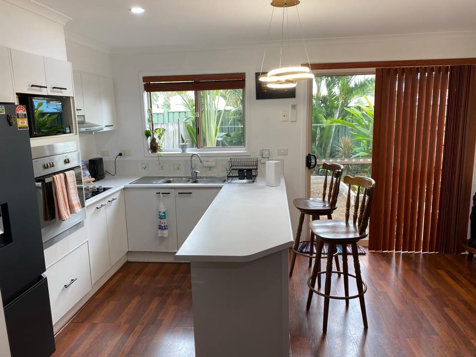 Kitchen or kitchenette, dishwasher