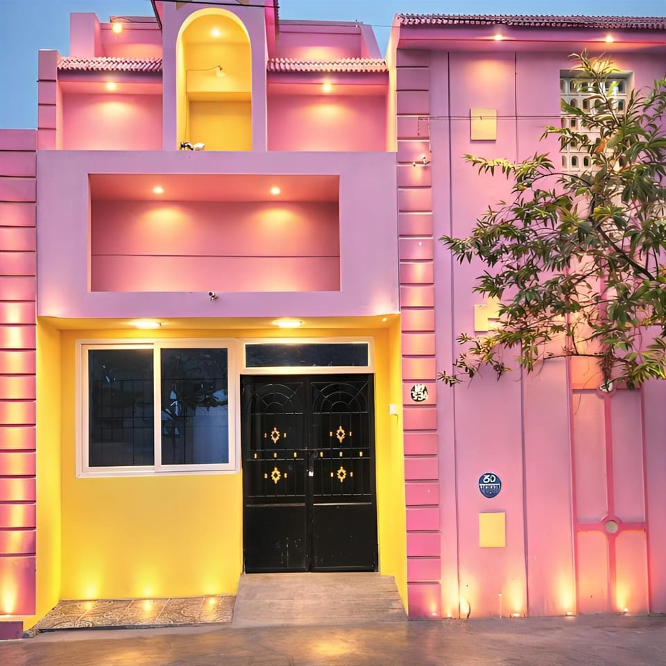 Facade/entrance
