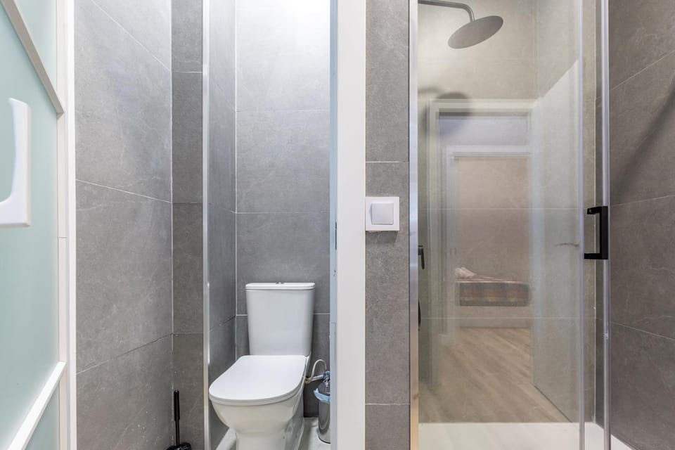 Shower, Toilet, Bathroom