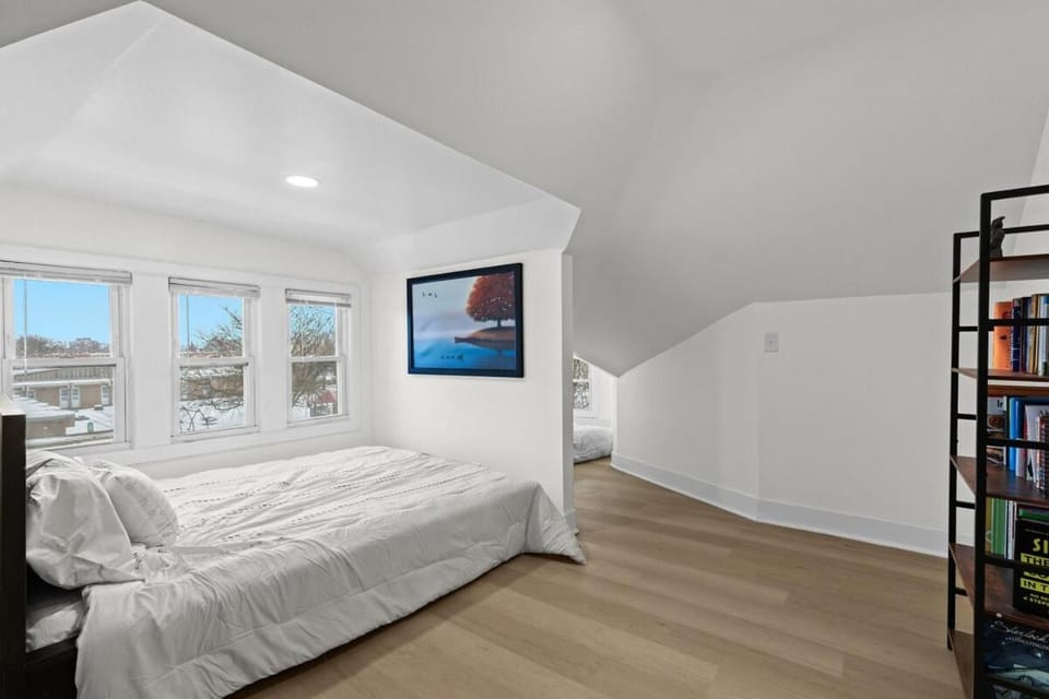 Loft w Fenced Yard Pet-Friendly Near Downtown Apartment in Detroit