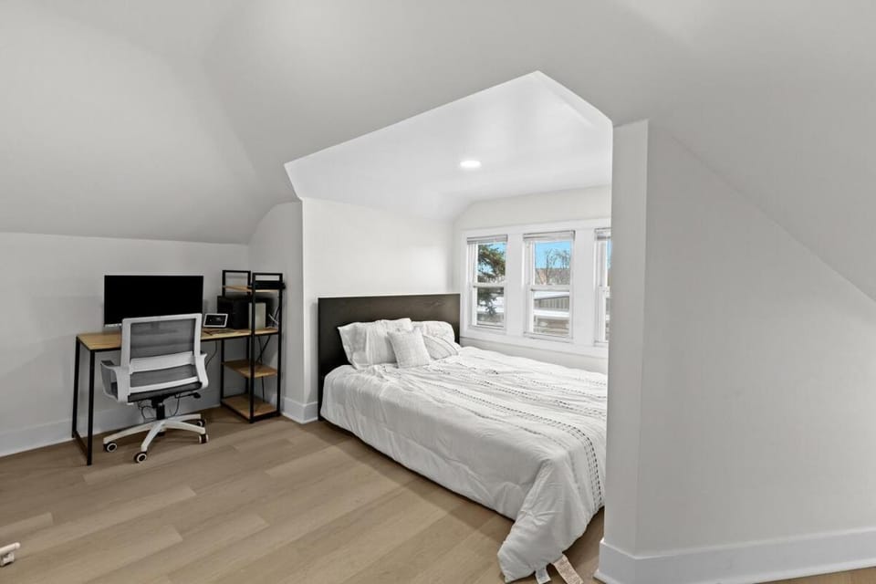 Loft w Fenced Yard Pet-Friendly Near Downtown Apartment in Detroit