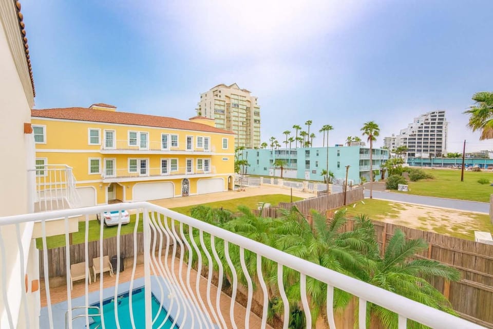 Priced Right Near Beach Well Equipped apts Apartment in South Padre Island