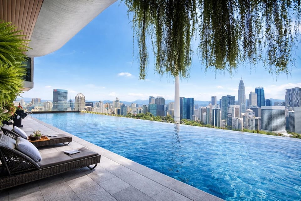 Property building, Patio, Day, View (from property/room), Balcony/Terrace, City view, Pool view, Swimming pool, Swimming pool, sunbed
