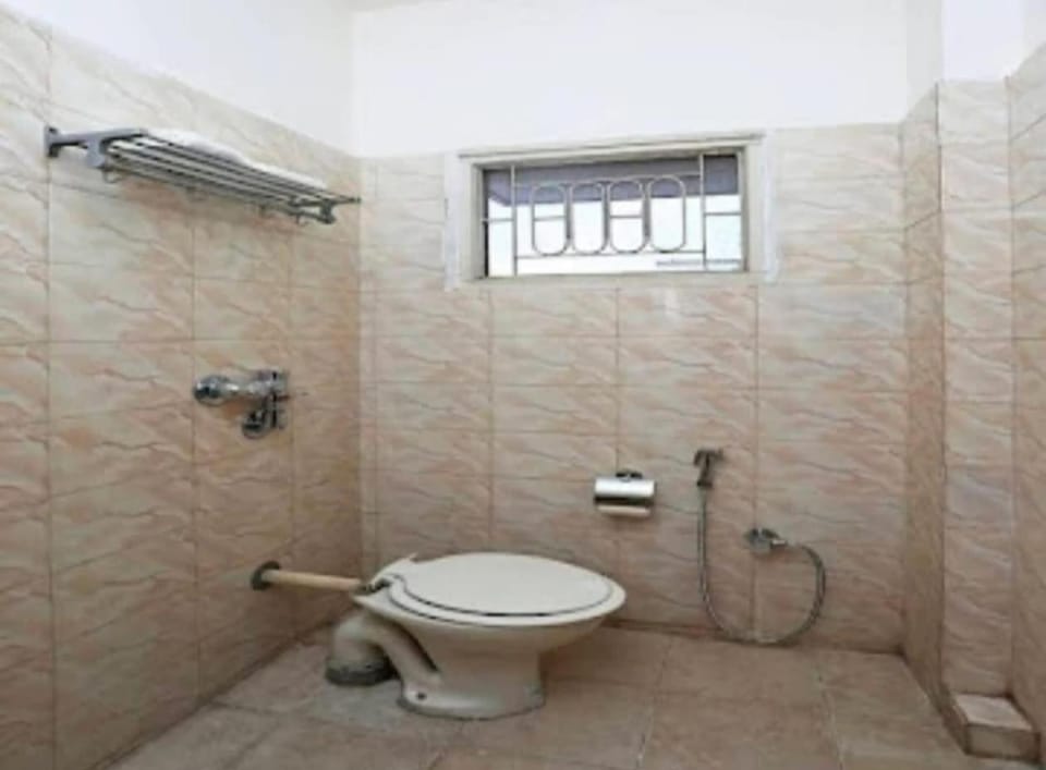 Shower, Toilet