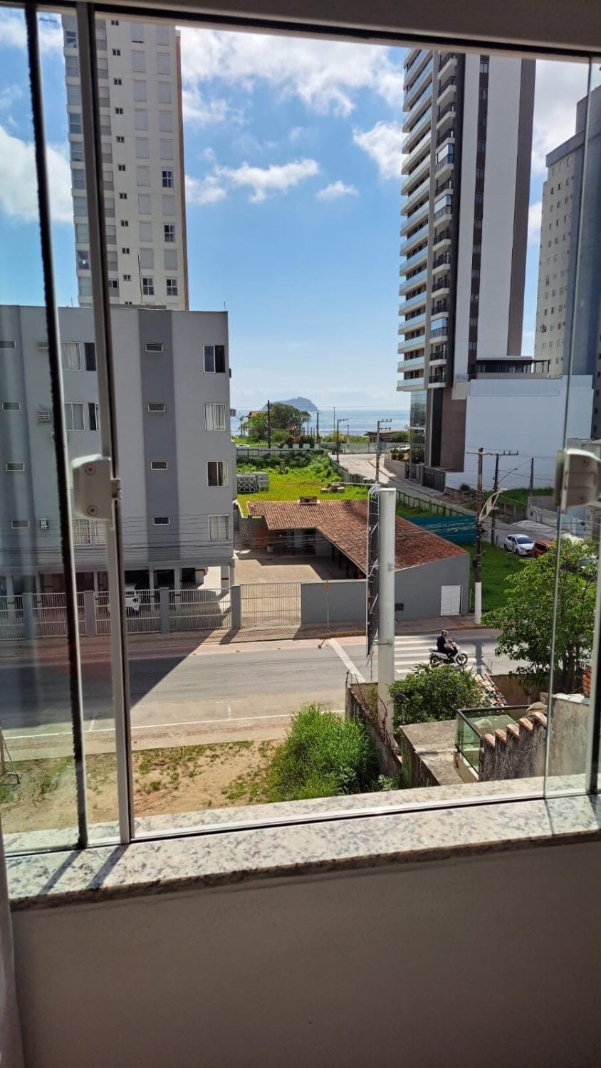 Apartamento em Balneário Picarras a 150m do Mar Apartment in State of Santa Catarina