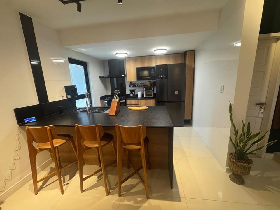 Kitchen or kitchenette, Dining area, stove