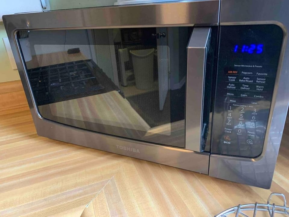 TripH - townhouse, EV charger, off street parking Apartment in Pittsburgh