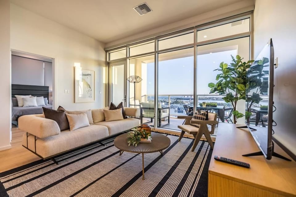 Marbella Lane - Luxury Beachside 2BR House in Long Beach