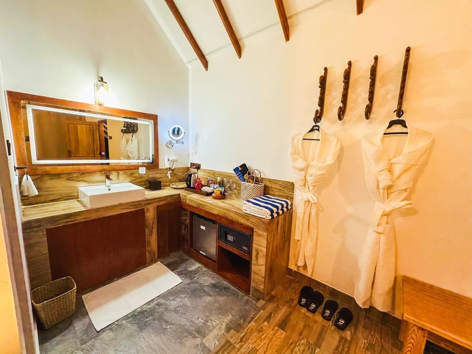 Bathroom, towels