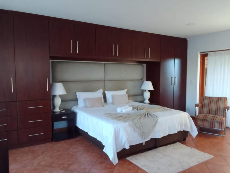 IMS Guesthouse in Summestrand Bed and Breakfast in Port Elizabeth