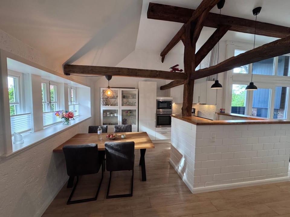 Ferien unterm Reetdach House in Stade