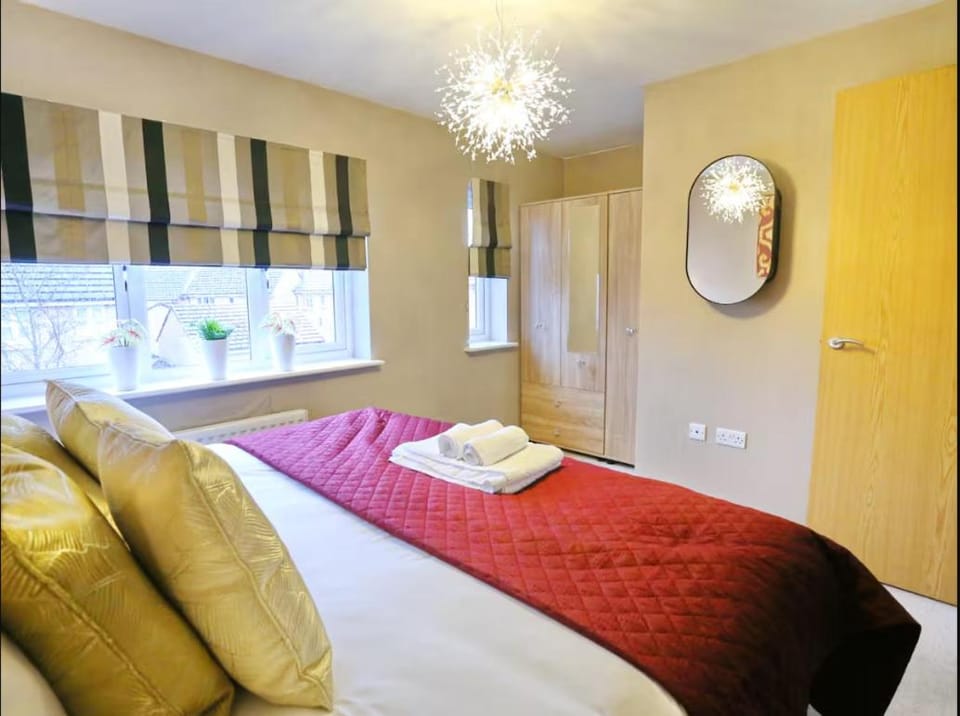 Modern Two-Bedroom House Close to City Centre Apartment in Prestwich