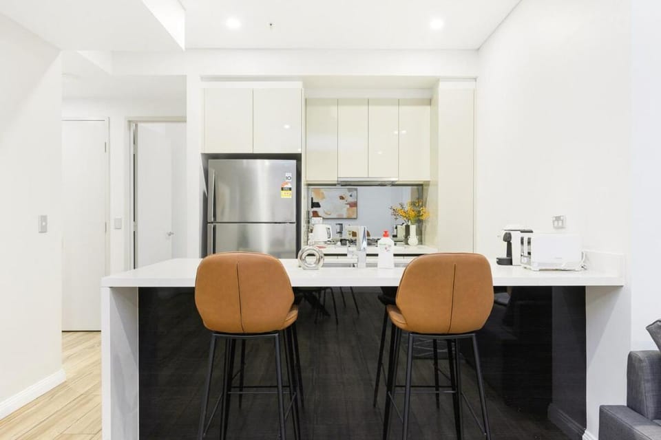 Modern 3-Bedroom Apartment Near Airport & Train Apartment in Mascot