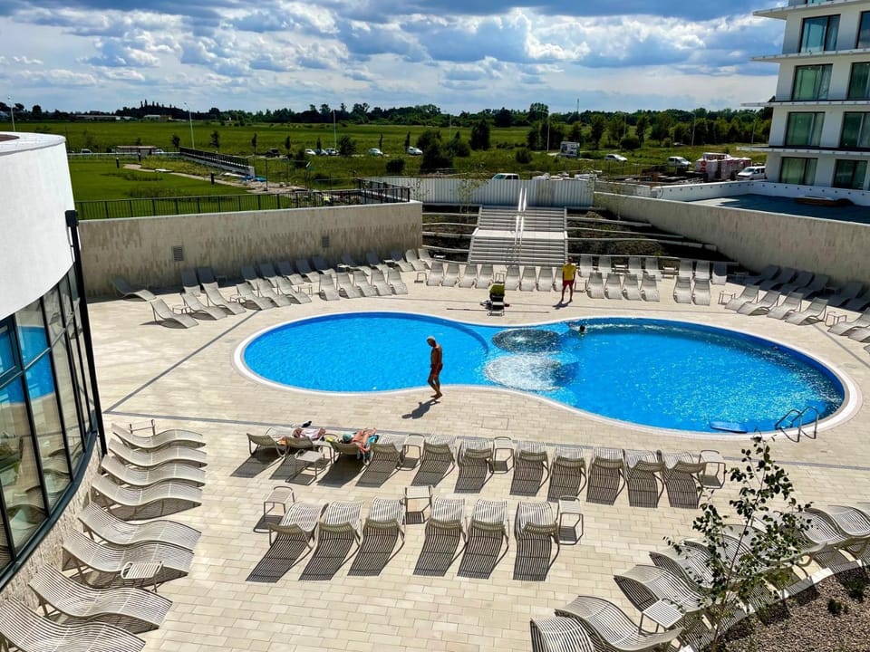 Swimming pool, Swimming pool