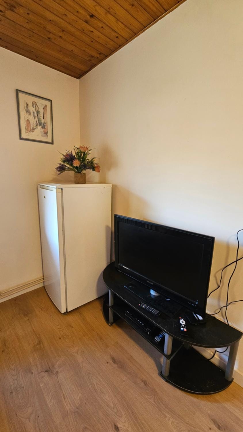 Communal lounge/ TV room, TV and multimedia, Evening entertainment
