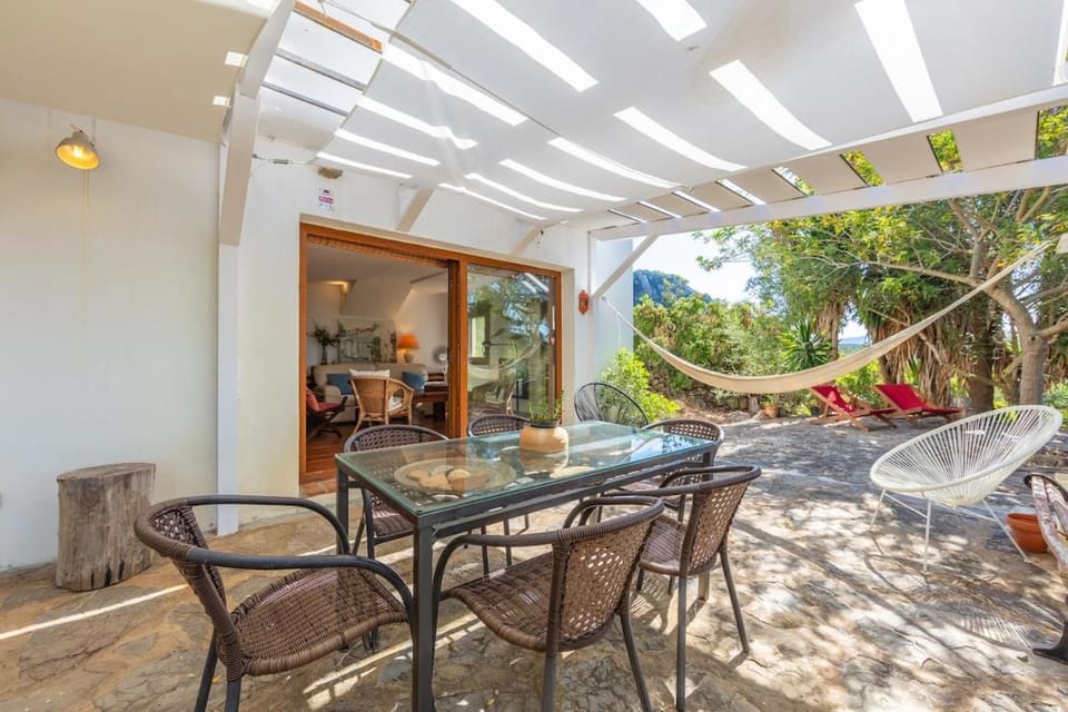 Patio, Seating area, Dining area, Garden view