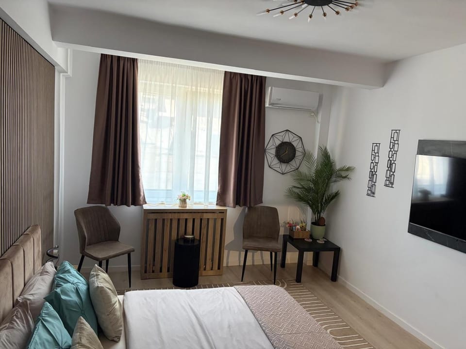 Bed, TV and multimedia, Photo of the whole room