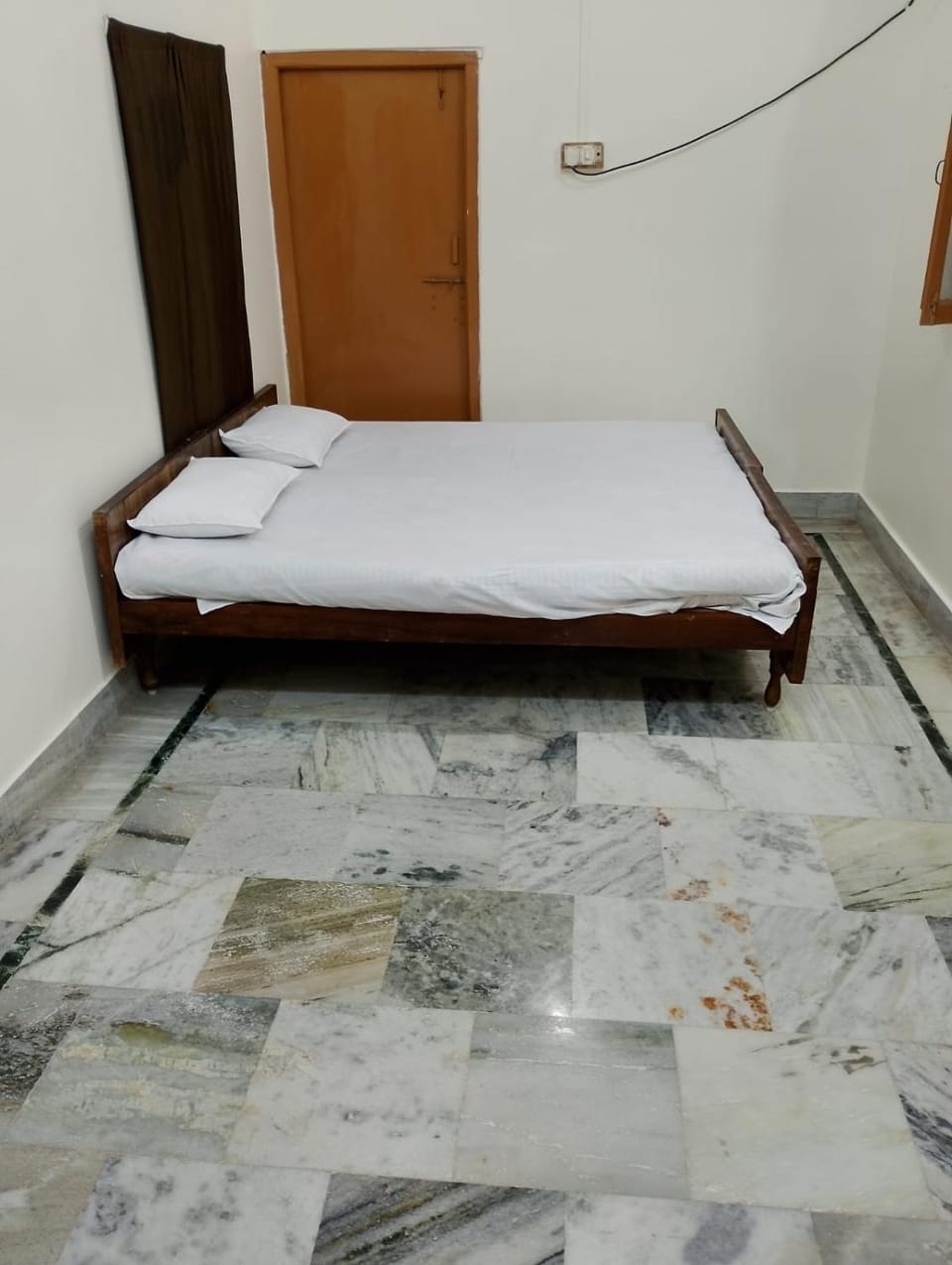 Topper villas Luxry near kashvishwnath Dham Vacation rental in Varanasi