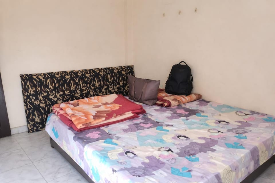 2BHK Brijwasi Homestay Near Bake Bihari Mandir 500 Mtr Vacation rental in Uttar Pradesh