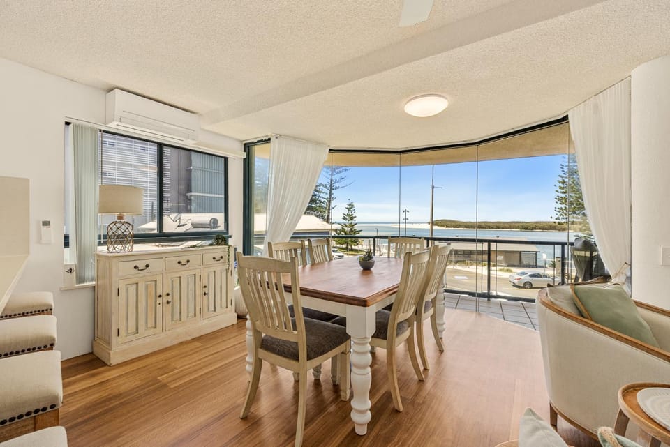La Dolce Vita ocean front apartment Apartment in Golden Beach