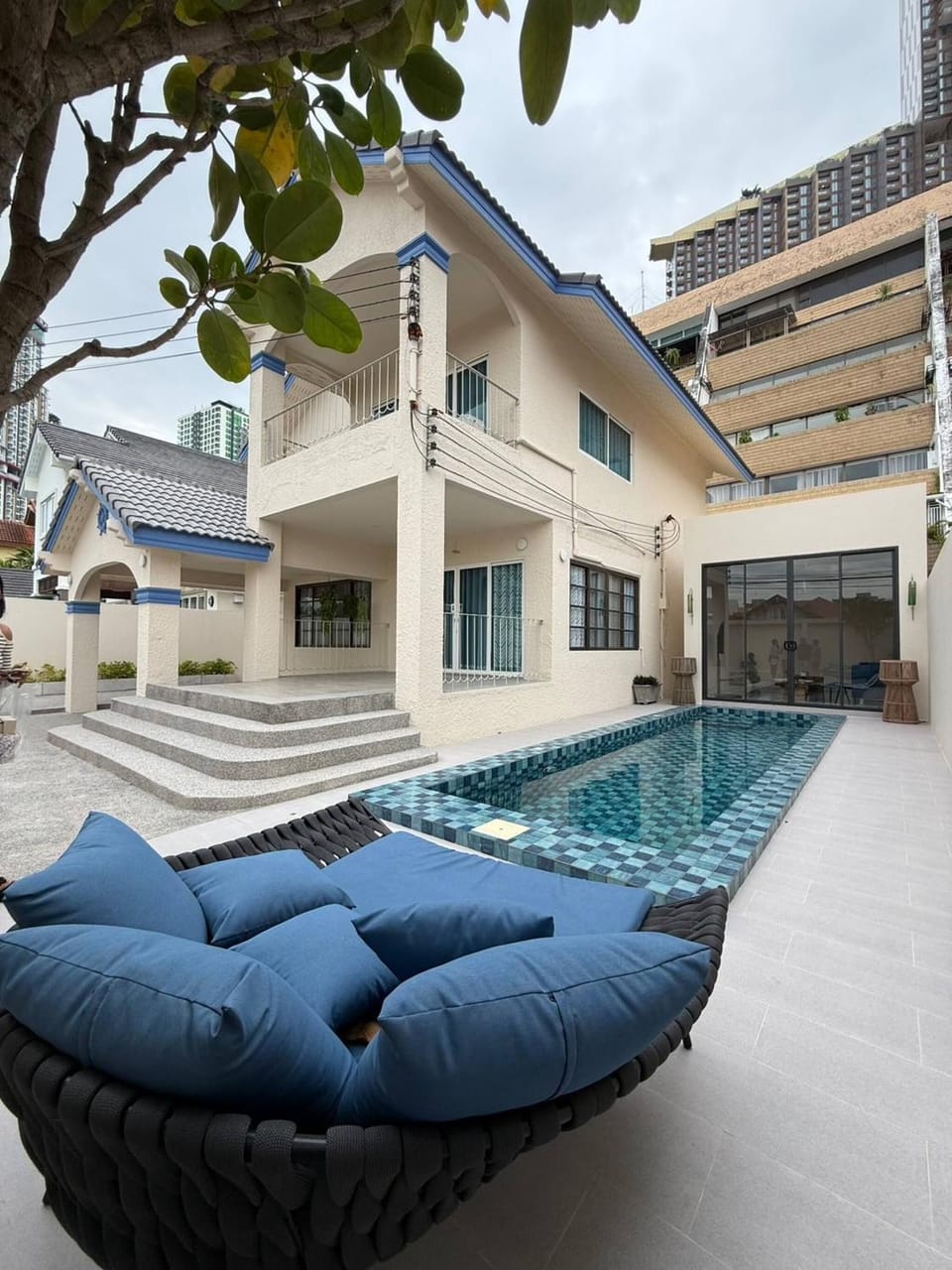 Swimming pool