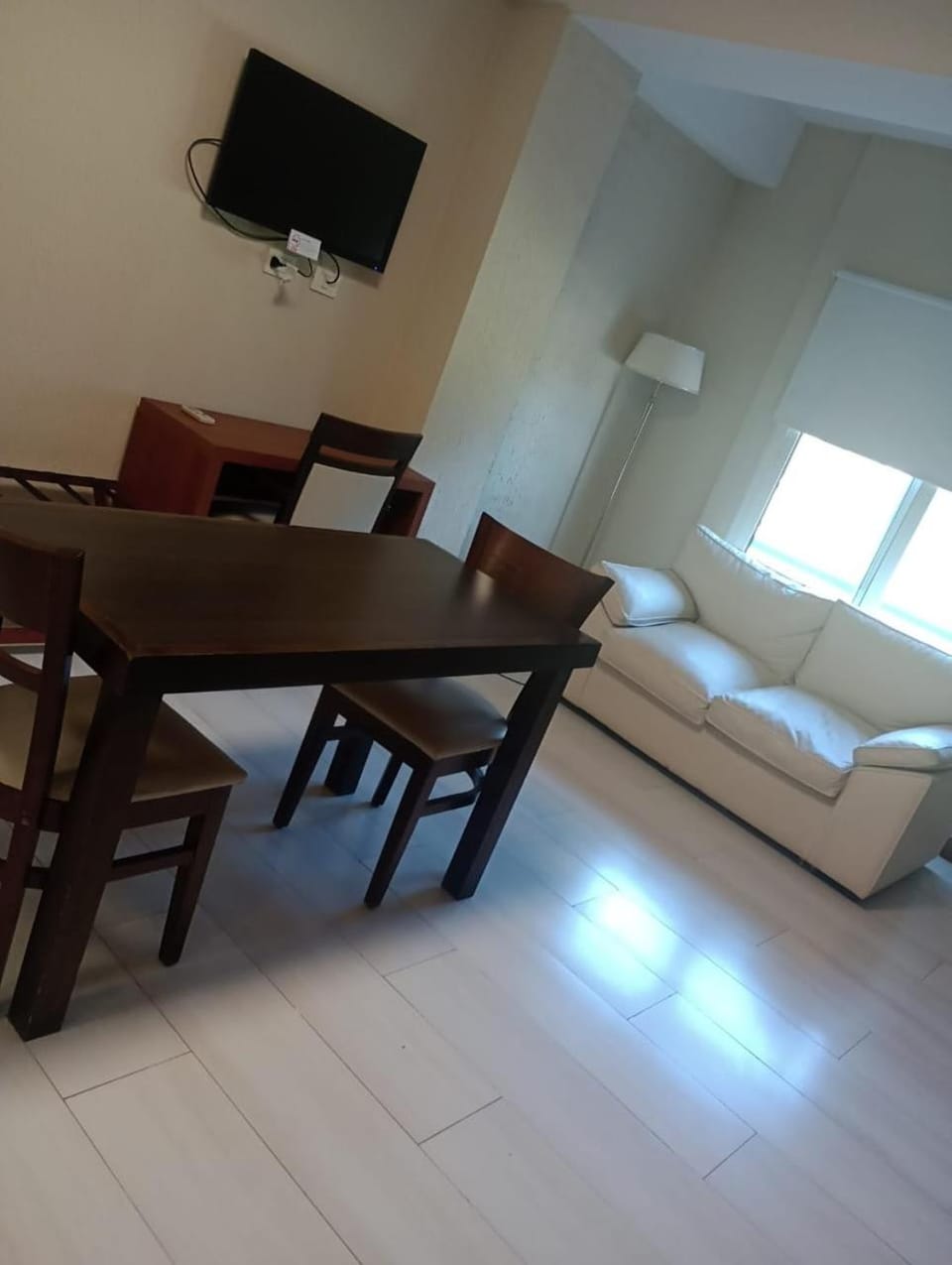Communal lounge/ TV room, TV and multimedia, Living room, Dining area