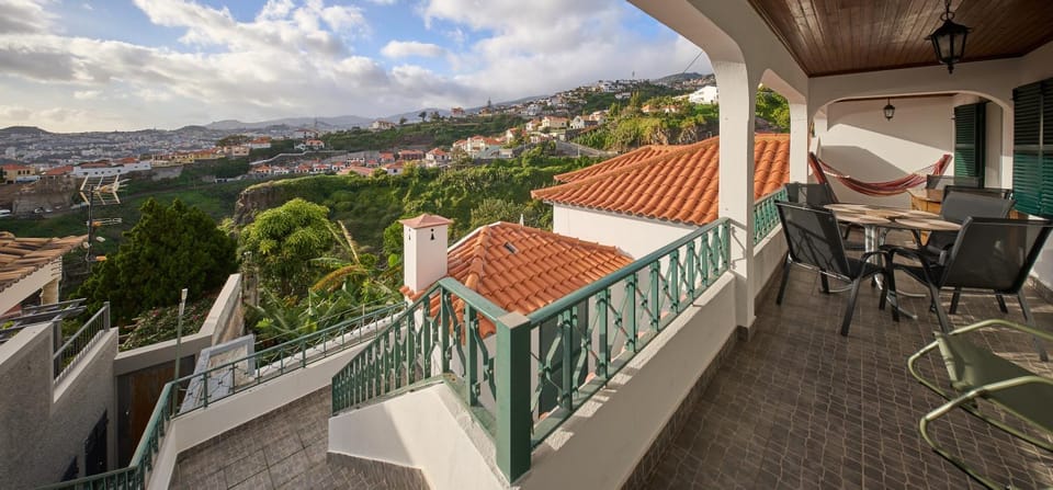 Day, Balcony/Terrace, City view, Mountain view