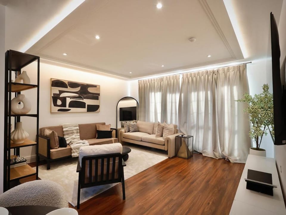 TV and multimedia, Living room, Seating area