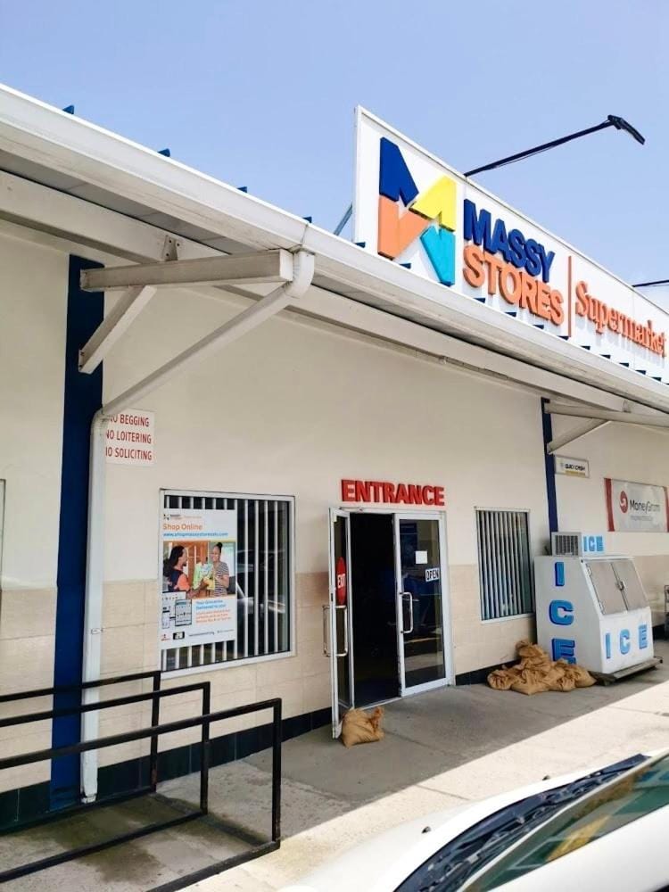 Supermarket/grocery shop