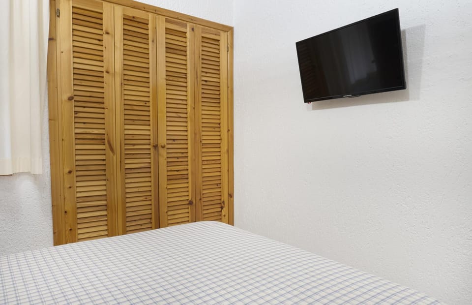 Bedroom, wardrobe