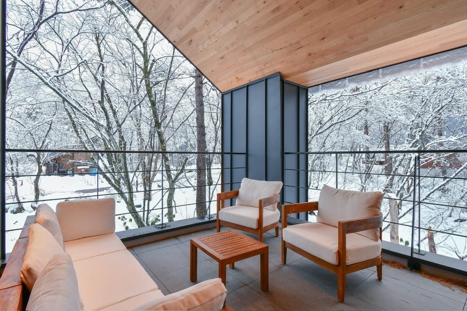 Natural landscape, Winter, View (from property/room), Balcony/Terrace, Seating area
