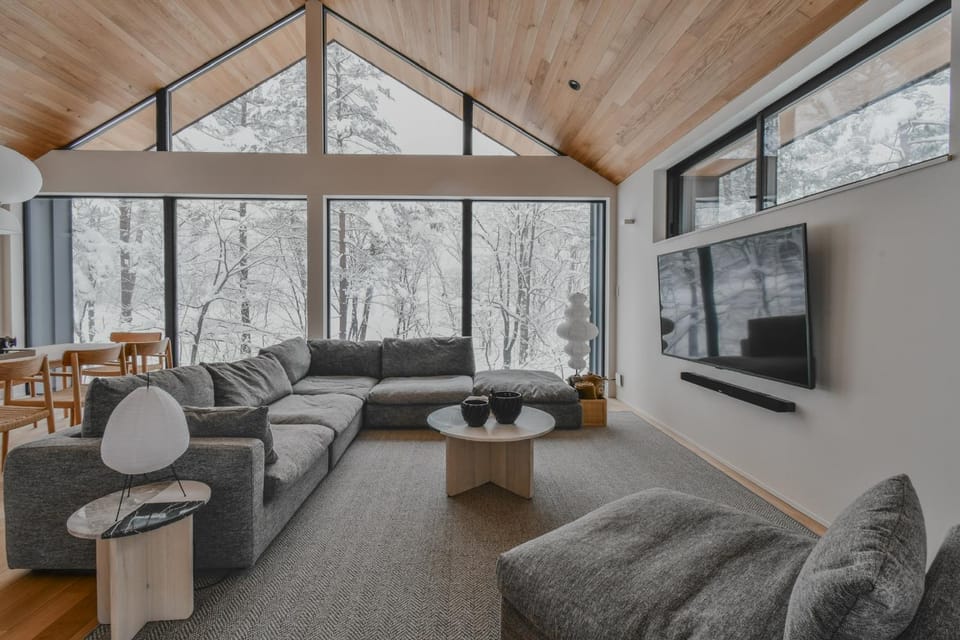 Communal lounge/ TV room, TV and multimedia, Living room, Seating area